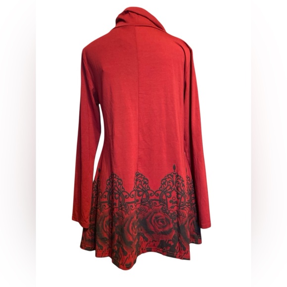 Elegant Red Floral Women's Crop Top - Picture 1 of 3